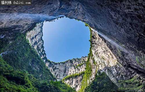 天坑有底吗?天坑有底是因为地下水吗