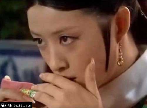 慈禧太后上厕所时为什么要宫女口含温水?真实原因竟让人哭笑不得