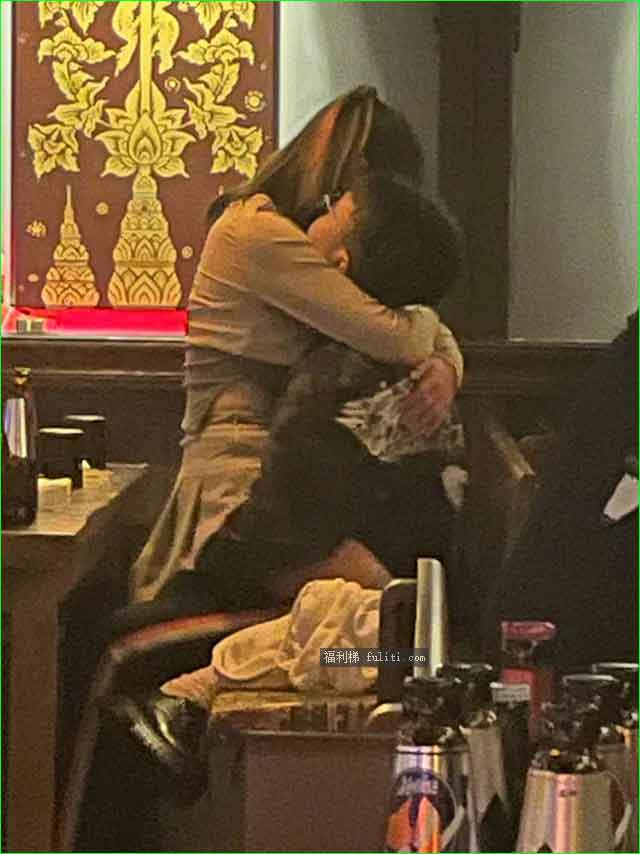 海伦斯一女战两男事件是什么瓜？海伦斯黑白双煞又是啥