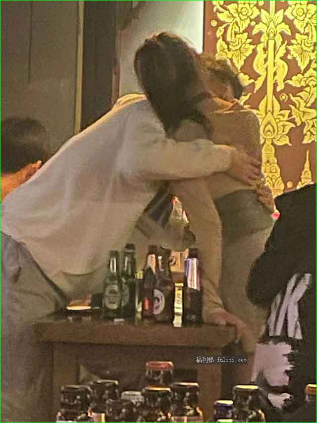 海伦斯一女战两男事件是什么瓜？海伦斯黑白双煞又是啥