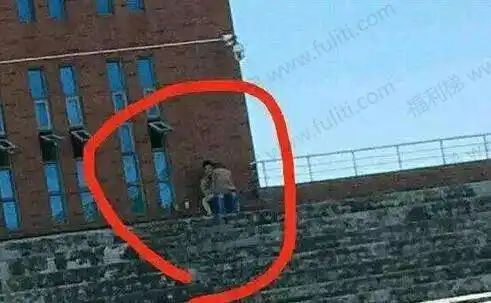 不可描述是什么意思？是成语吗？做着不可描述的事是什么梗