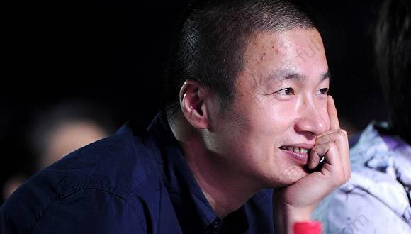 逼哥李志遭全网封杀，所有音乐下架 演唱会取消[附李志泡妞自传]