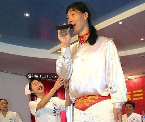 世界上最高的人有几米高?盘点世界排名前十位最高的人