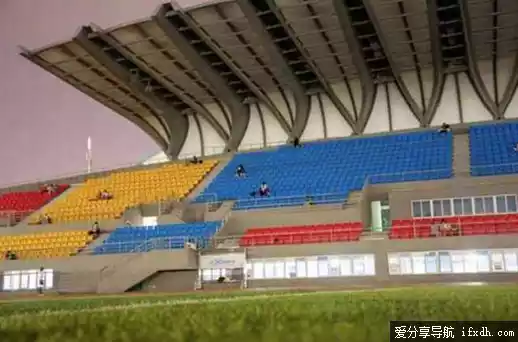 南京工程学院操场事件是什么瓜?现场三对情侣啪啪啪视频