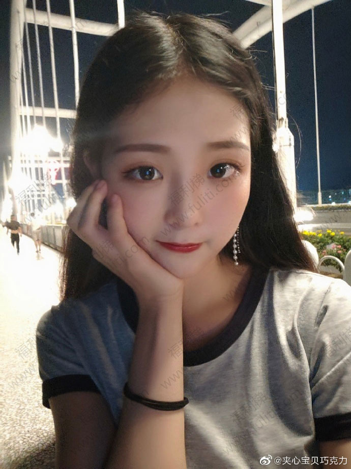 超可爱的@夹心宝贝巧克力:那我给你安全感啊