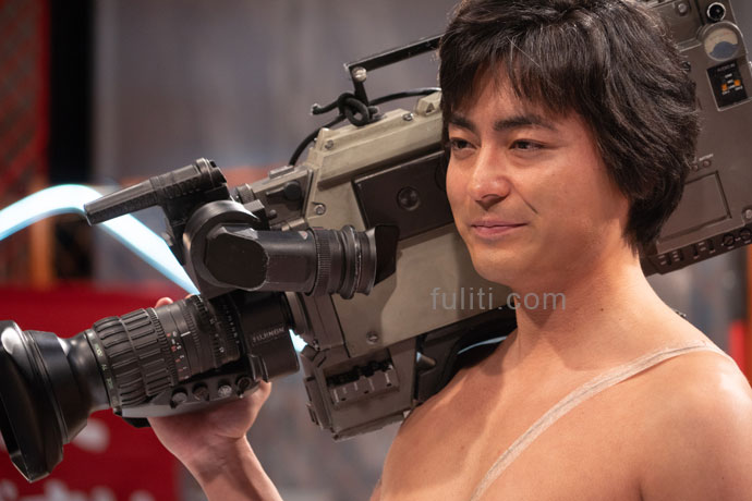 《全裸导演》 全集已出 Netflix最新剧 豆瓣8.1分