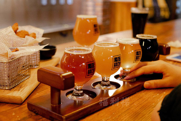 精酿啤酒纪录片:《都在酒里》 机核机核GSENSE出品 豆瓣8.7分