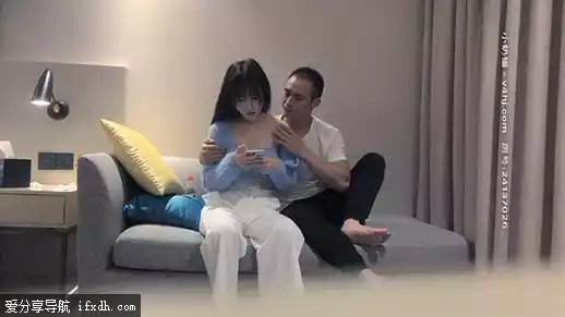 探花约的高颜值蓝衣妹子 被网友曝出是抖音网红「兰兰鹿鹿」